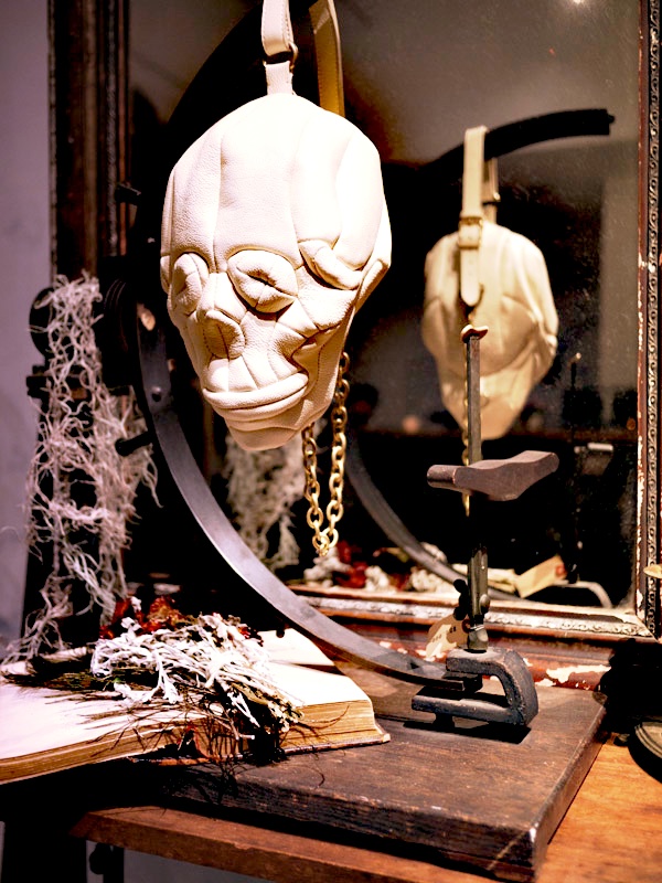 skull bag white
