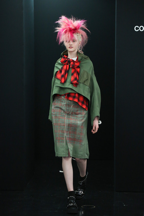 comme-500x750xcomme-des-garcons-plus-2013-14-aw-20130402_001-thumb-500xauto-181368.jpg.pagespeed.ic.3d5ChRKbqG